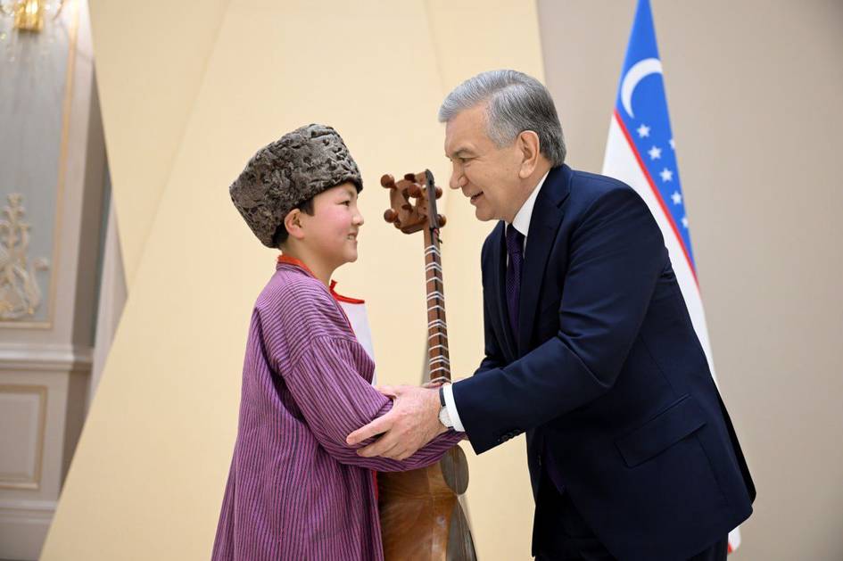 Shavkat Mirziyoyev 4-sinf o‘quvchisiga avtomobil sovg‘a qildi